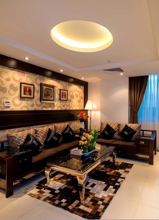 Al Yamama Palace Hotel Suites Рияд Стая снимка