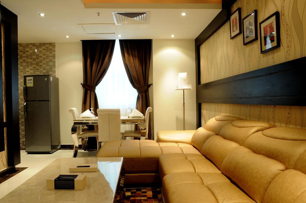 Al Yamama Palace Hotel Suites Рияд Екстериор снимка