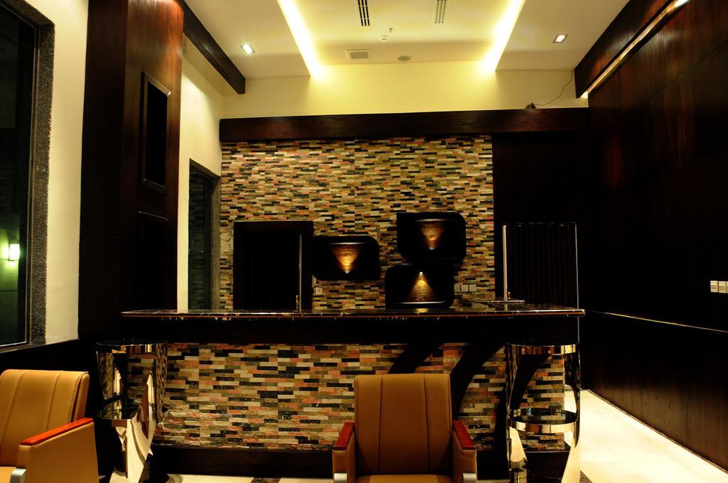 Al Yamama Palace Hotel Suites Рияд Екстериор снимка
