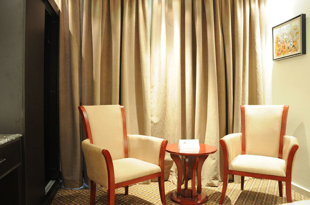 Al Yamama Palace Hotel Suites Рияд Екстериор снимка